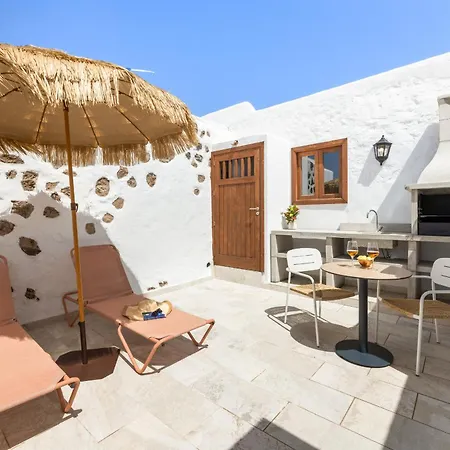Roseta 1 By Escape * Puerto del Carmen (Lanzarote)