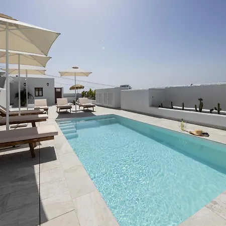 Roseta 1 By Escape * Puerto del Carmen (Lanzarote)